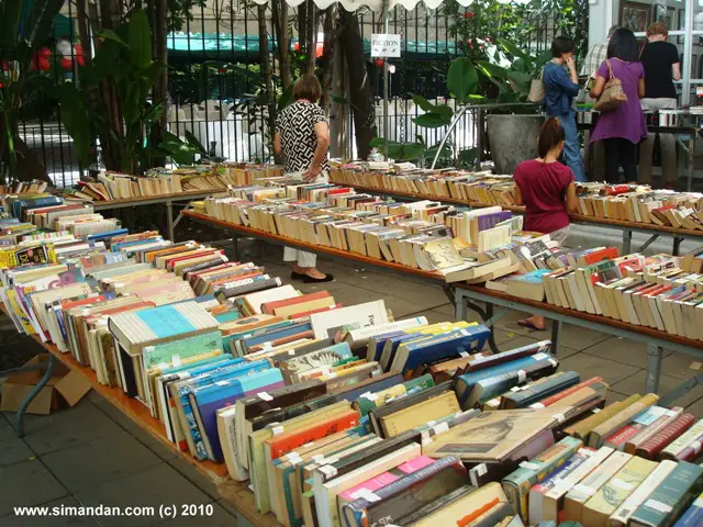 books-bangkok-thailand-1